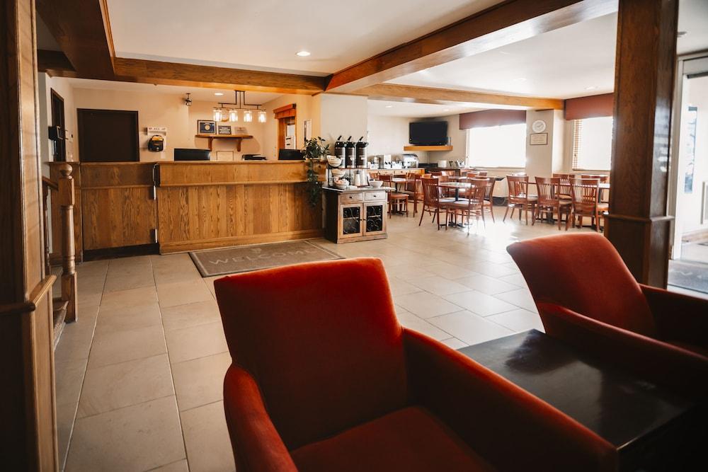 Travelodge Suites By Wyndham Regina - Eastgate Bay Экстерьер фото