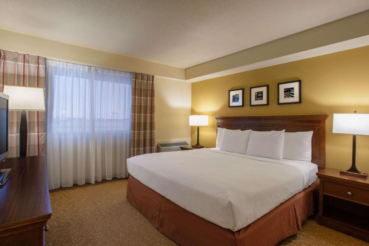Travelodge Suites By Wyndham Regina - Eastgate Bay Экстерьер фото