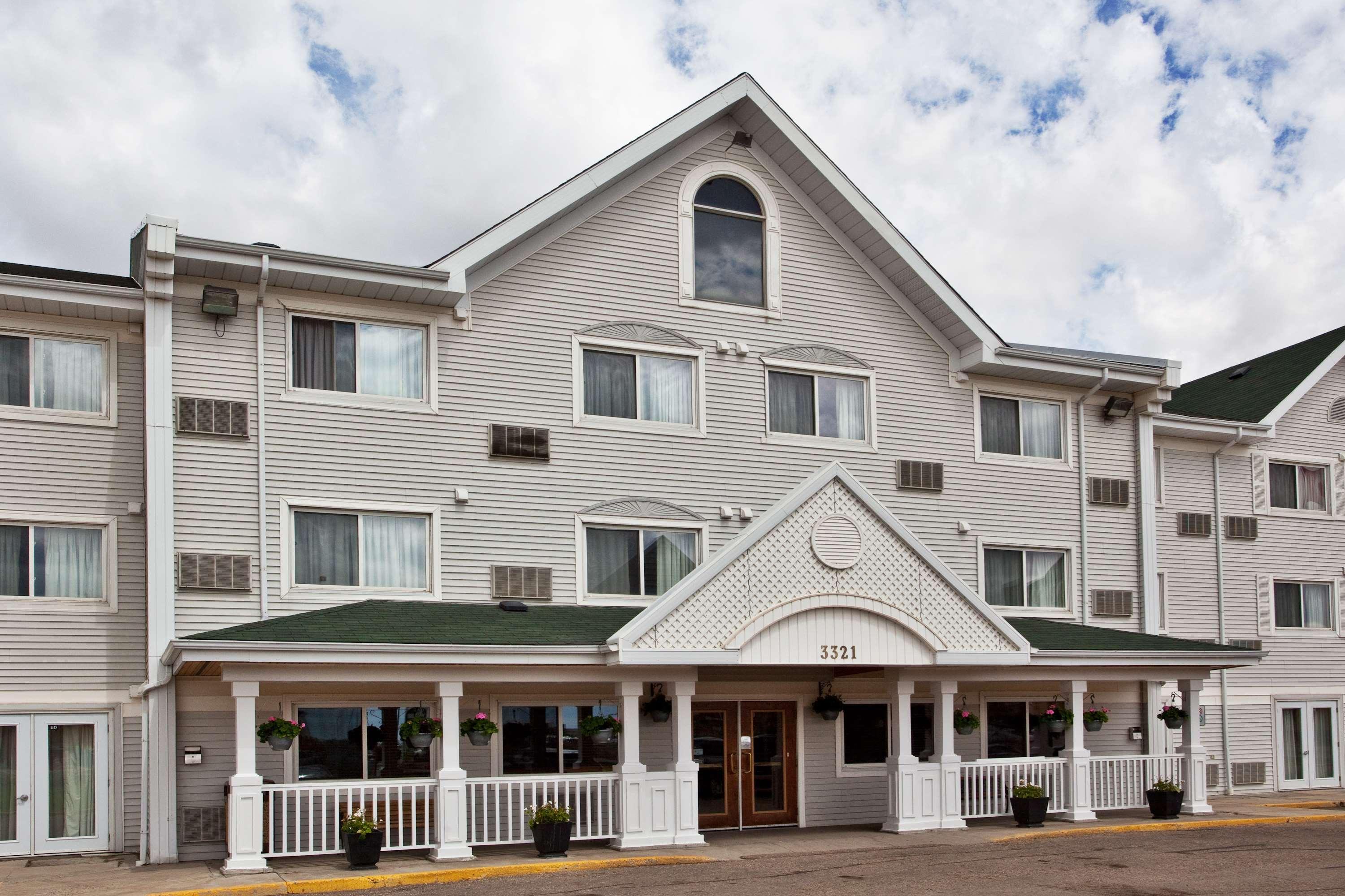 Travelodge Suites By Wyndham Regina - Eastgate Bay Экстерьер фото