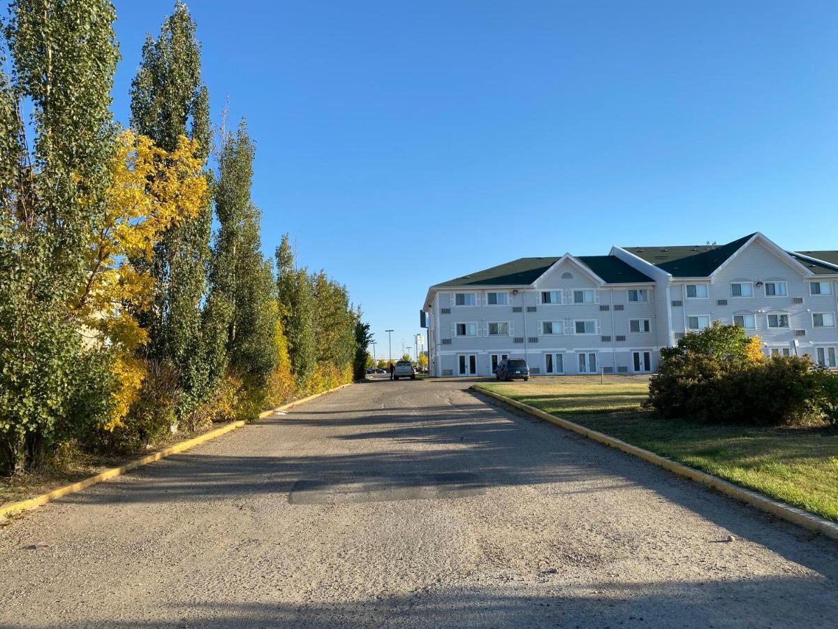 Travelodge Suites By Wyndham Regina - Eastgate Bay Экстерьер фото