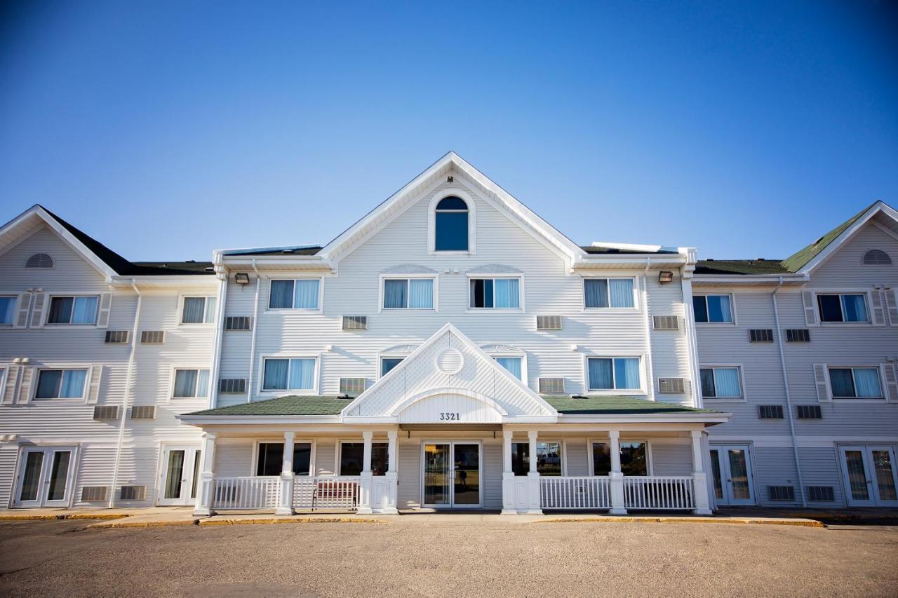 Travelodge Suites By Wyndham Regina - Eastgate Bay Экстерьер фото