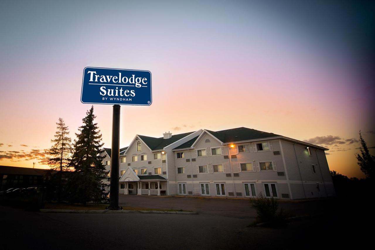 Travelodge Suites By Wyndham Regina - Eastgate Bay Экстерьер фото